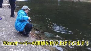 70cmオーバーを釣り上げた女性アングラーの方に密着【あいづフィッシングエリア・エリアトラウト・管理釣り場】