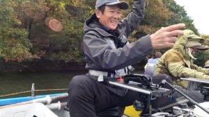 鳴沢湖ワカサギ釣り攻略　釣り名人が元気をなくした理由に笑