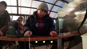 裏磐梯桧原湖でワカサギ釣り。今期初の釣行で3桁達成なるか！（やまぐっち）