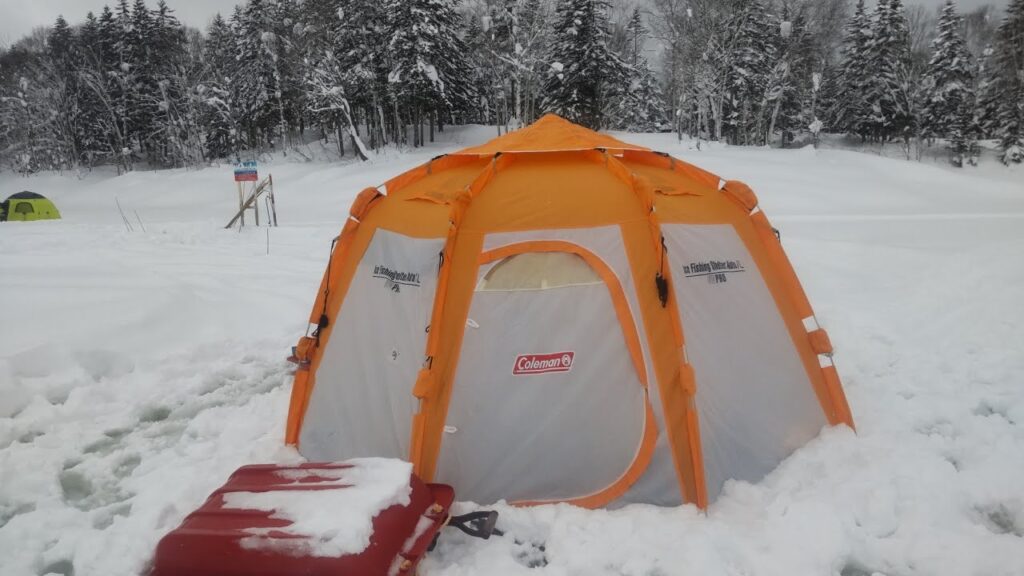 【北海道わかさぎ釣り】祝、朱鞠内湖ワカサギ釣り解禁🎉　ずぼずぼと雪に嵌まりながらひょうたん沢へ😃