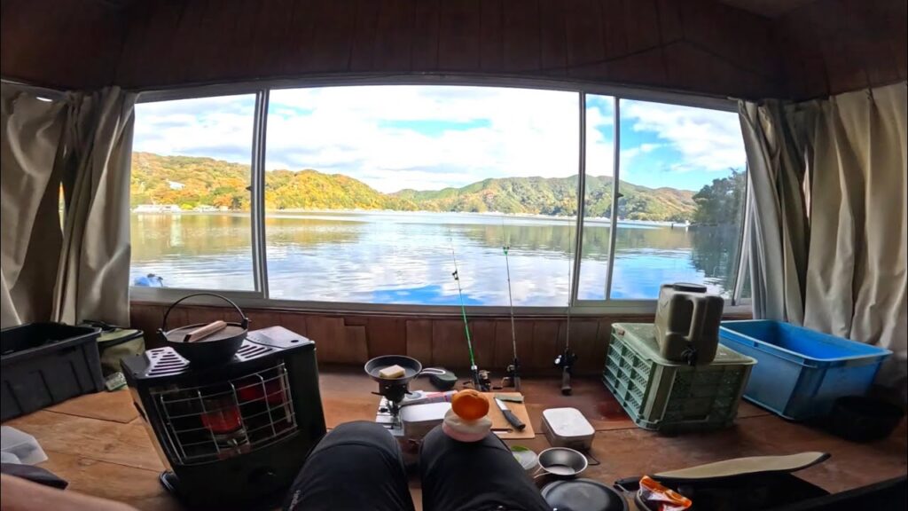 大寒波でも部屋の中から釣りができる海上の別荘に泊まってみたよ！