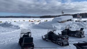 北海道　最北　朱鞠内湖で爆釣氷上ワカサギ釣り