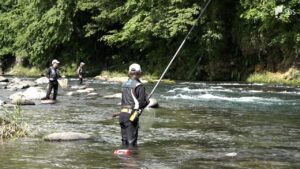 狩野川でアユ釣り解禁 「大きい魚がたくさんとれて」太公望たちが上々の初日=静岡