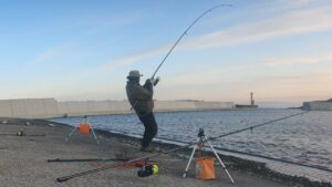 アタリが止まらない住吉漁港!!大物連発の海釣り
