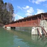 解氷のシューパロ湖でカヤック釣り。