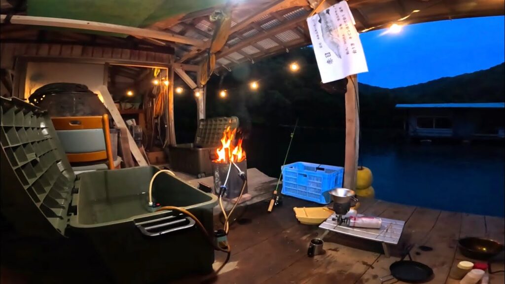 海辺の隠れ家で釣りキャンプしてみたよ！