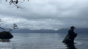 【支笏湖】秋のハイシーズン序盤はスプーニングで順調なすべり出し